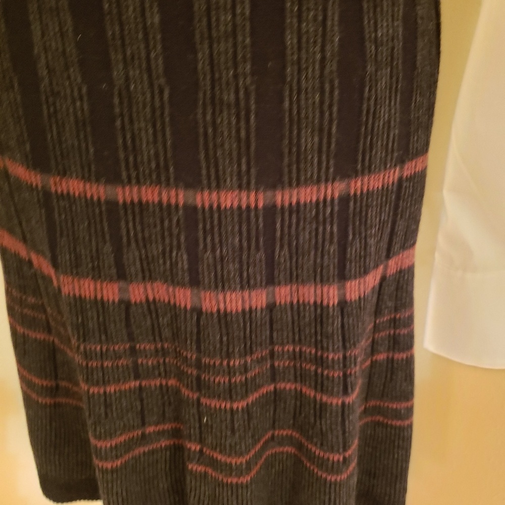 Skirt - Picture 2 of 4
